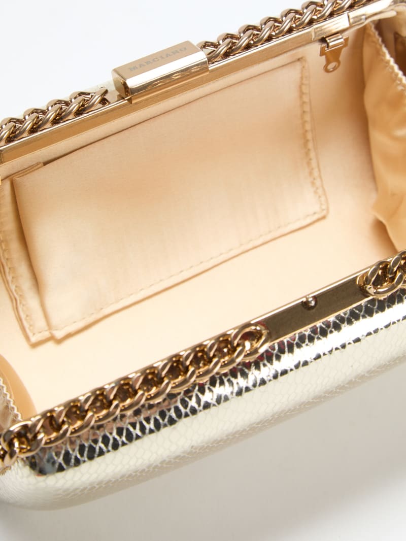 Wrap-Around Chain Clutch