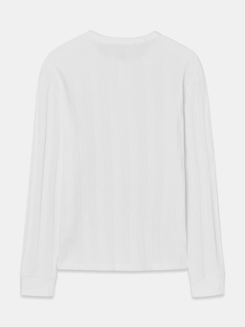 Buttoned t-shirt