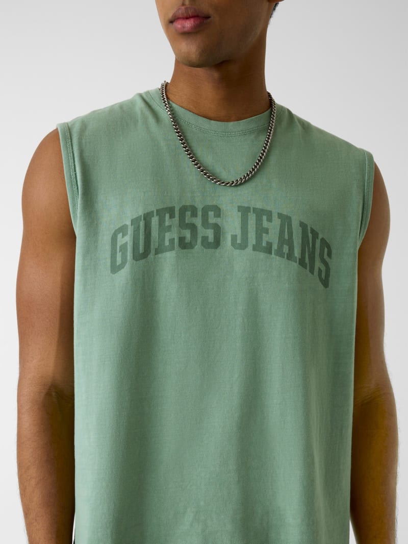 Sleeveless t-shirt