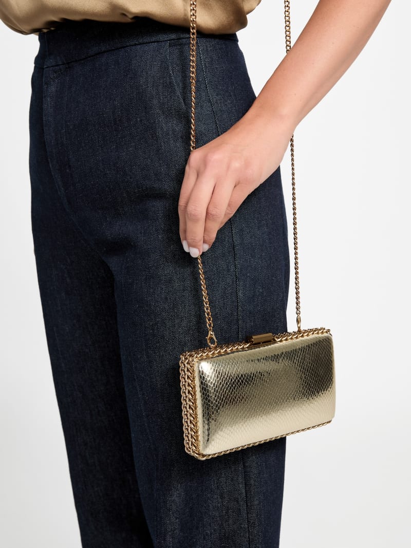 Wrap-Around Chain Clutch