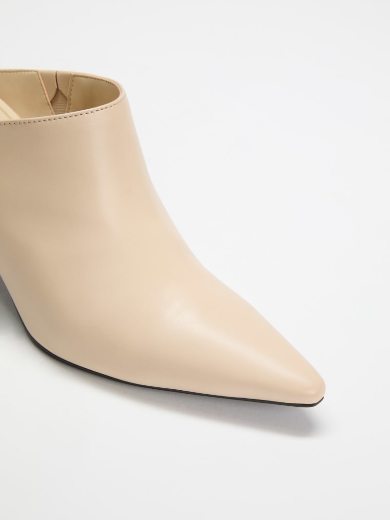 Pacon Stiletto Mules