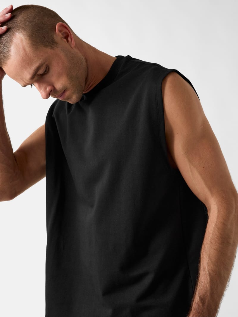 Muscle Crewneck Tee