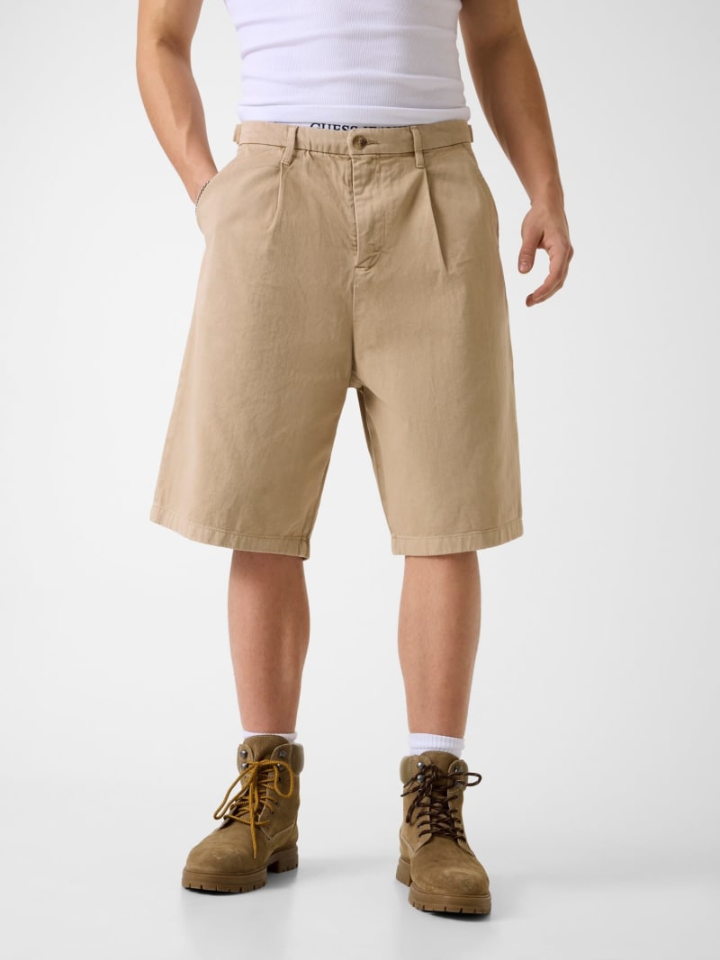 Baggy pleated shorts