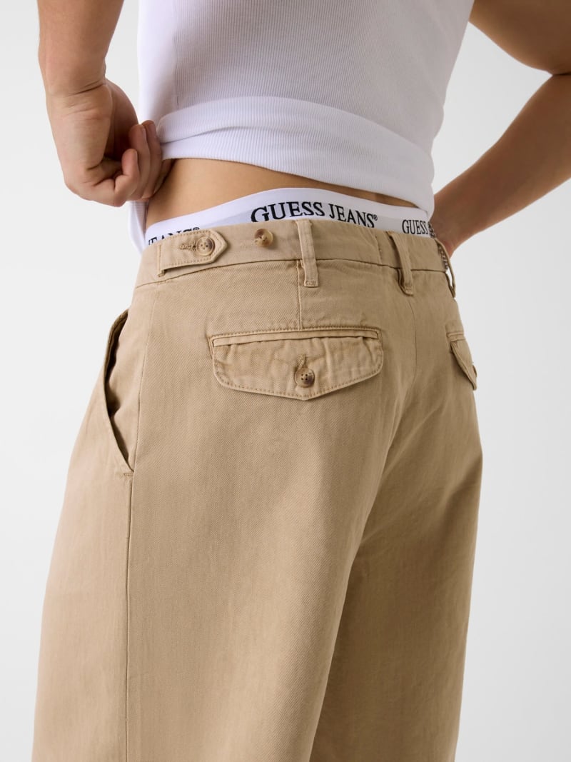 Baggy pleated shorts