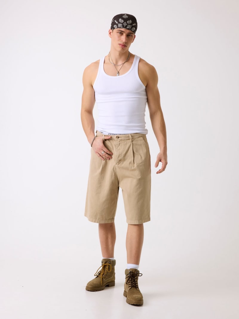 Baggy pleated shorts