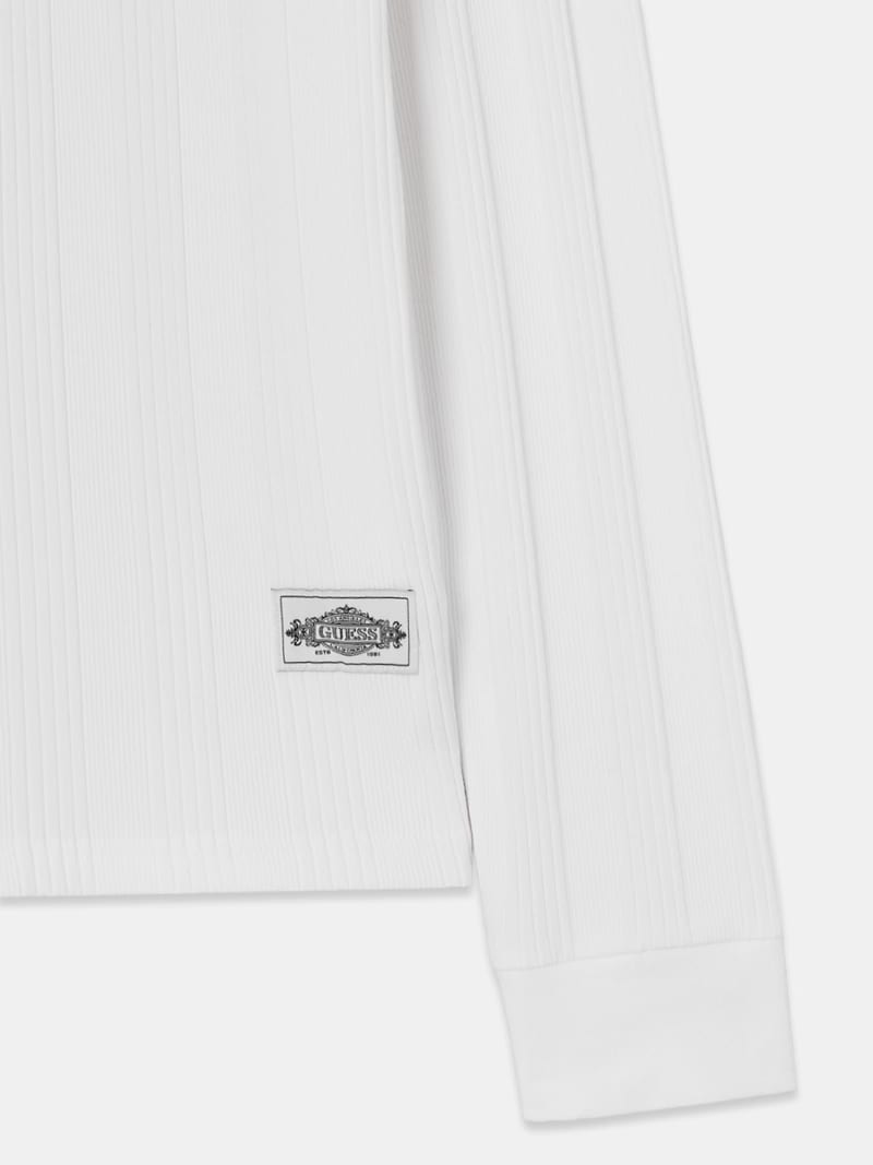 Buttoned t-shirt