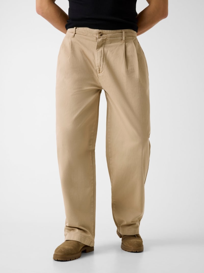 Pleated pants