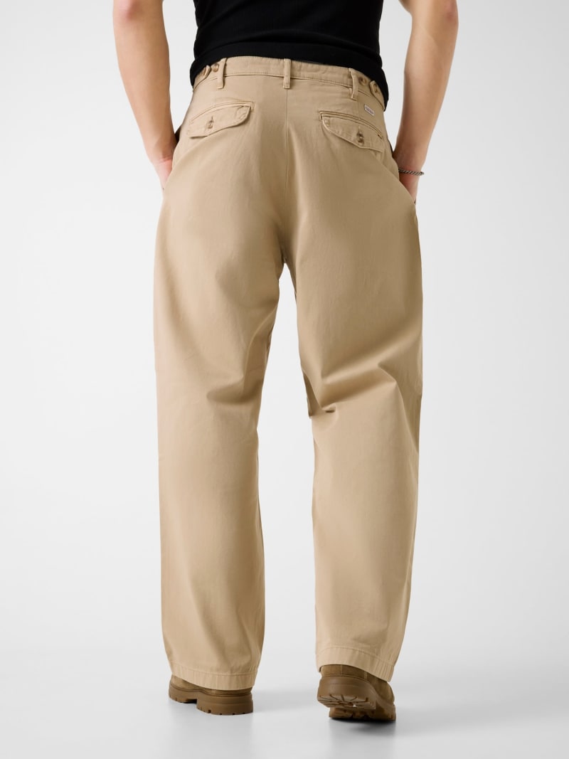 Pleated pants