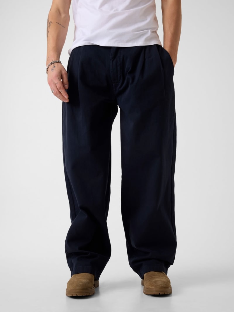 Pleated pants