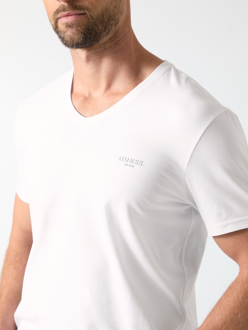 V-neck logo t-shirt