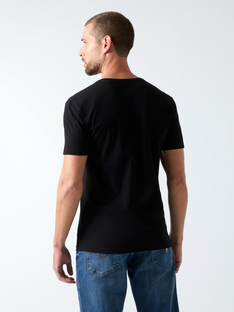 V-neck logo t-shirt